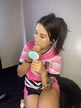  Luuna online show from 03.22.25