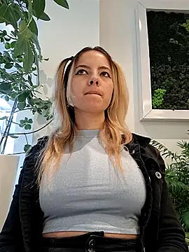 allinqueen online show from 02.23.25