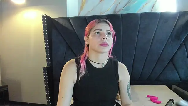 NIKI SANTANA online show from 10.10.25
