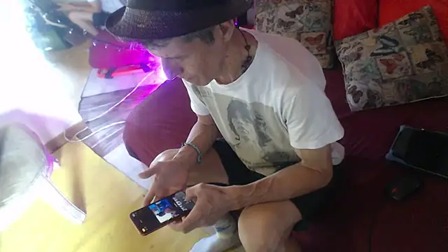 laye19 online show from 02.19.25