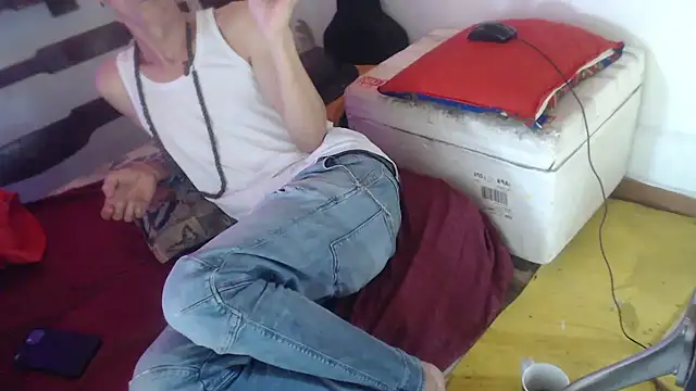 laye19 online show from 02.20.25