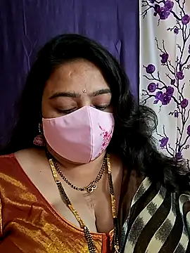 neelu-hoty online show from 01.08.25