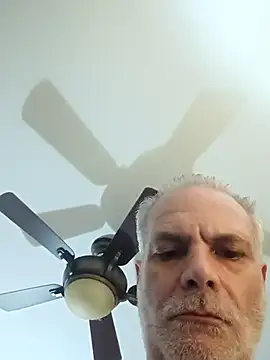 Snapshot of Hand69someguy chatting on 11.09.25 Hand69someguy online show from 11.09.25