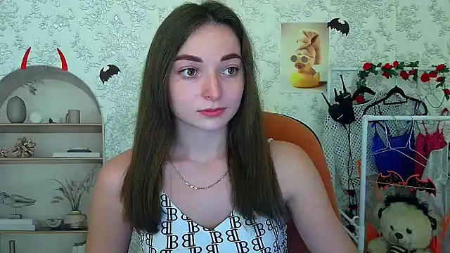  Barbie Kiss  online show from 10.28.25