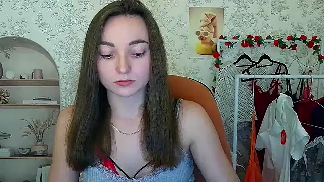  Barbie Kiss  online show from 11.14.25