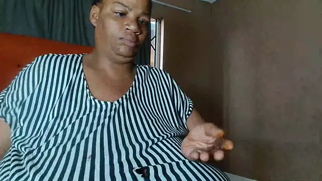 tinagiant online show from 12.19.25