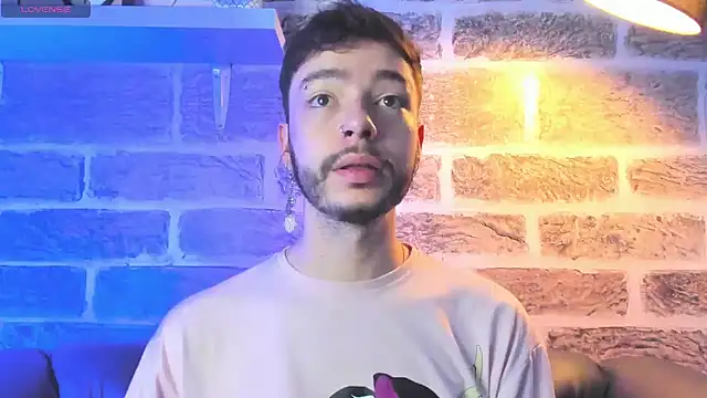 Snapshot of noah_ricci chatting on 11.05.25 noah ricci online show from 11.05.25