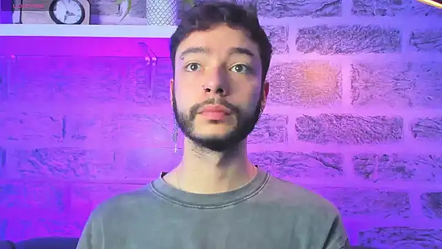 Snapshot of noah_ricci chatting on 11.24.25 noah ricci online show from 11.24.25