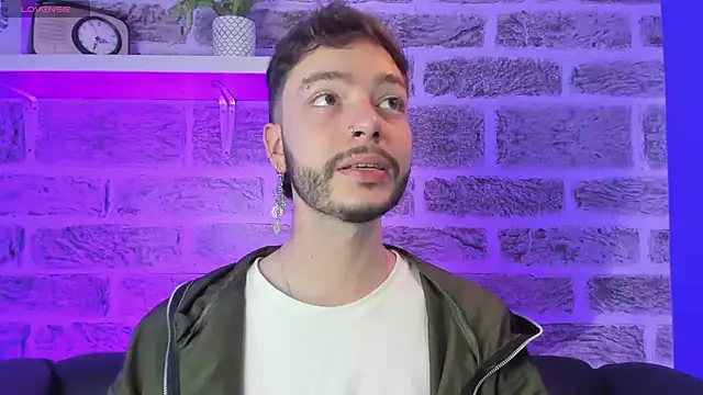 Snapshot of noah_ricci chatting on 12.02.25 noah ricci online show from 12.02.25