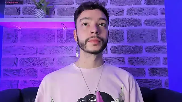 Snapshot of noah_ricci chatting on 01.10.26 noah ricci online show from 01.10.26