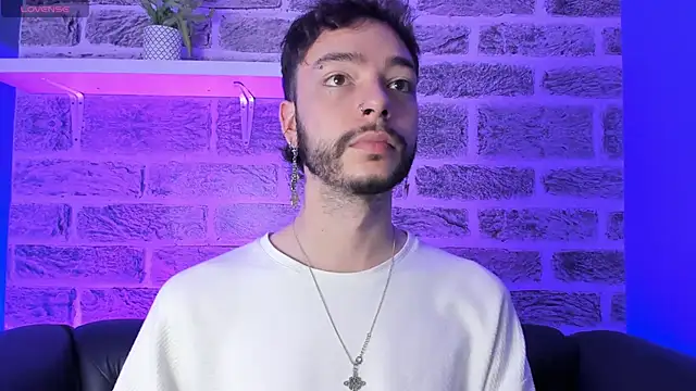 Snapshot of noah_ricci chatting on 01.11.26 noah ricci online show from 01.11.26