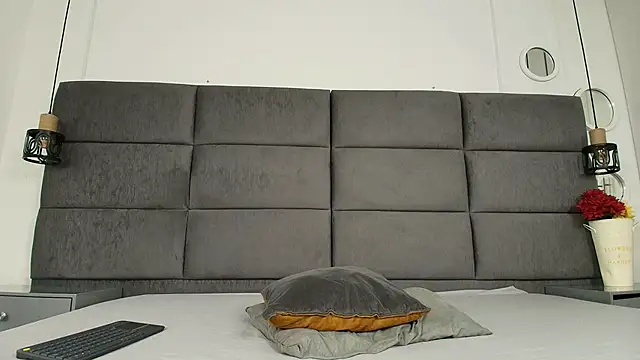 Hanna lens online show from 11.24.25