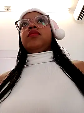 Snapshot of lennacooper chatting on 12.24.24 lennacooper online show from 12.24.24