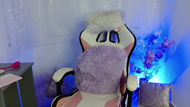 alanavega11 online show from 03.15.25