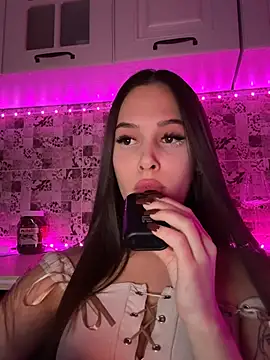 EricaWalls online show from 02.15.25