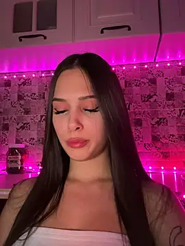 EricaWalls online show from 02.15.25