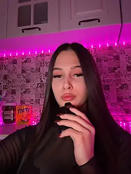 EricaWalls online show from 02.18.25