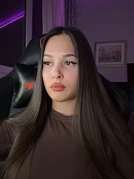 Snapshot of EricaWalls chatting on 11.23.25 EricaWalls online show from 11.23.25