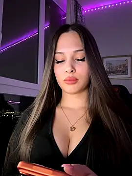 Snapshot of EricaWalls chatting on 12.13.25 EricaWalls online show from 12.13.25