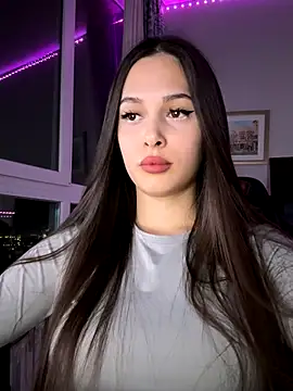 Snapshot of EricaWalls chatting on 12.17.25 EricaWalls online show from 12.17.25