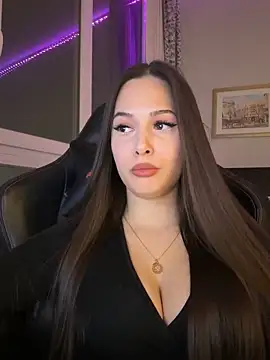 Snapshot of EricaWalls chatting on 01.14.26 EricaWalls online show from 01.14.26