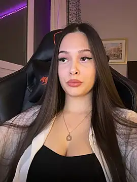 Snapshot of EricaWalls chatting on 02.04.26 EricaWalls online show from 02.04.26