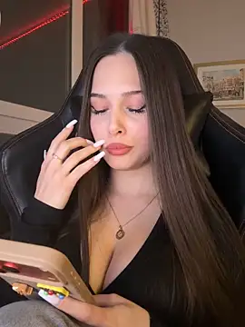 Snapshot of EricaWalls chatting on 02.07.26 EricaWalls online show from 02.07.26