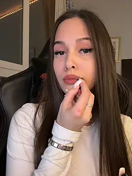 Snapshot of EricaWalls chatting on 02.22.26 EricaWalls online show from 02.22.26