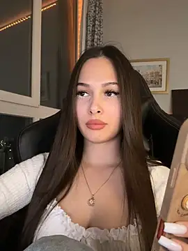 Snapshot of EricaWalls chatting on 03.20.26 EricaWalls online show from 03.20.26