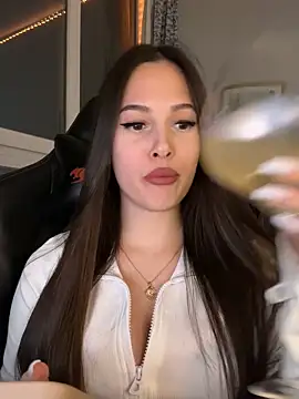 Snapshot of EricaWalls chatting on 03.21.26 EricaWalls online show from 03.21.26