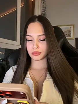 Snapshot of EricaWalls chatting on 03.24.26 EricaWalls online show from 03.24.26