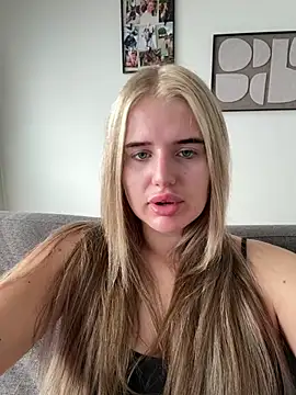 Snapshot of yourhornyslut chatting on 07.19.26 yourhornyslut online show from 07.19.26