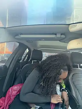 Snapshot of londonsfantasy chatting on 02.25.26 londonsfantasy online show from 02.25.26