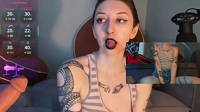 Snapshot of lovelylucyy chatting on 03.13.25 lovelylucyy online show from 03.13.25