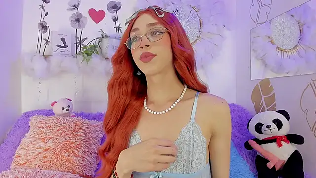 Snapshot of Ariadna_Evangeline chatting on 12.05.25 Ariadna Evangeline online show from 12.05.25