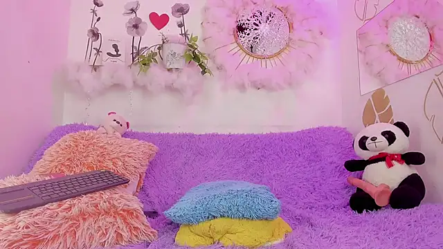 Snapshot of Ariadna_Evangeline chatting on 12.15.25 Ariadna Evangeline online show from 12.15.25