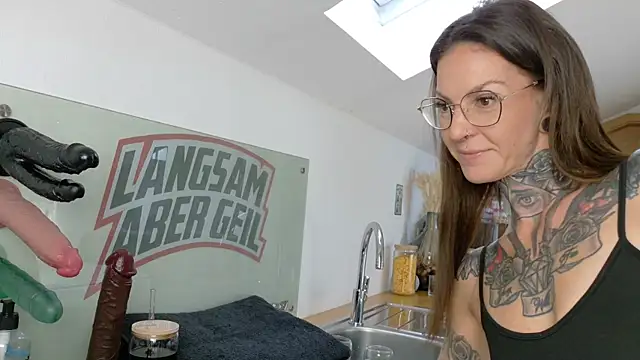 BrownieyQueen online show from 09.12.25