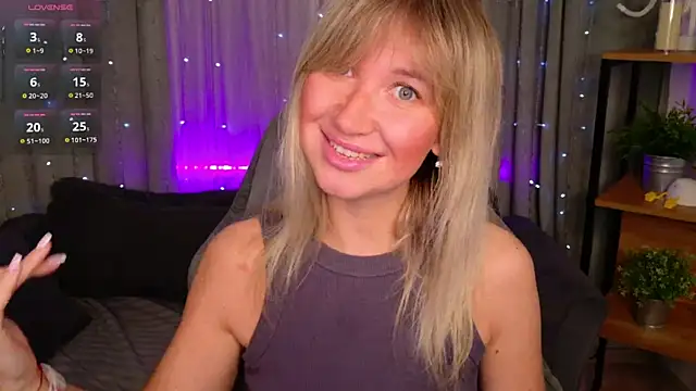 Snapshot of MilaBott chatting on 04.07.26 MilaBott online show from 04.07.26