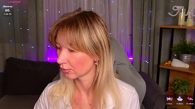 Snapshot of MilaBott chatting on 04.16.26 MilaBott online show from 04.16.26