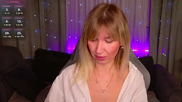 Snapshot of MilaBott chatting on 04.22.26 MilaBott online show from 04.22.26