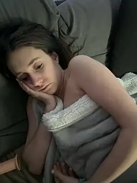 Lena Lang online show from 03.17.25