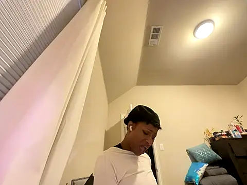 wynterheat online show from 12.19.25