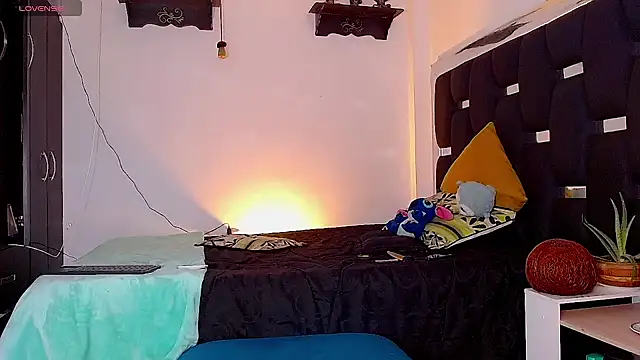 Snapshot of RyanRizzo chatting on 12.20.24 RyanRizzo online show from 12.20.24