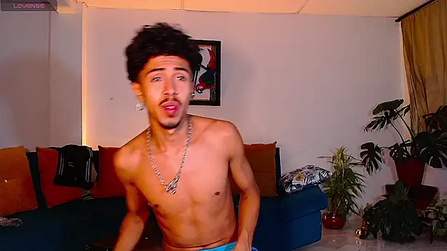 Snapshot of RyanRizzo chatting on 01.17.25 RyanRizzo online show from 01.17.25