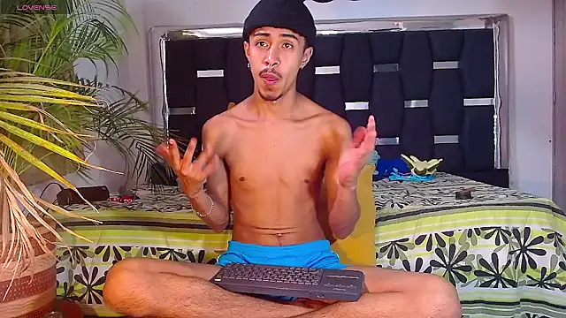 Snapshot of RyanRizzo chatting on 01.30.25 RyanRizzo online show from 01.30.25