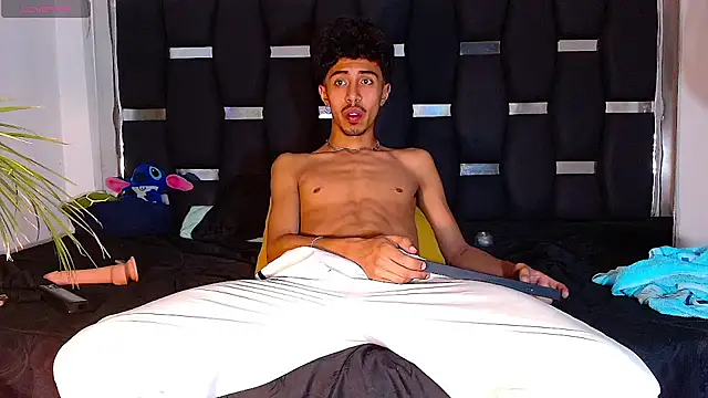 Snapshot of RyanRizzo chatting on 02.01.25 RyanRizzo online show from 02.01.25