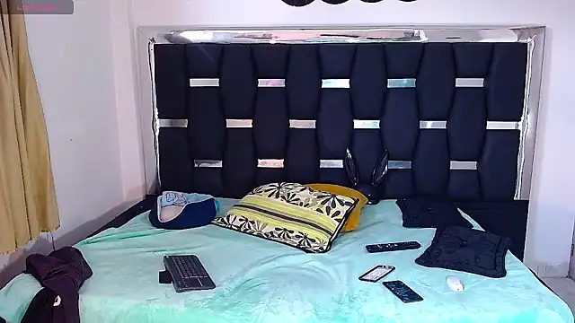 Snapshot of RyanRizzo chatting on 02.10.25 RyanRizzo online show from 02.10.25