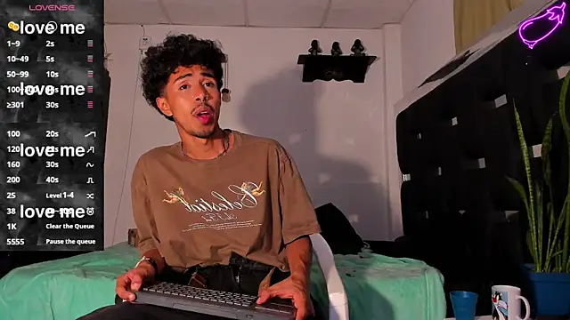 Snapshot of RyanRizzo chatting on 03.21.25 RyanRizzo online show from 03.21.25