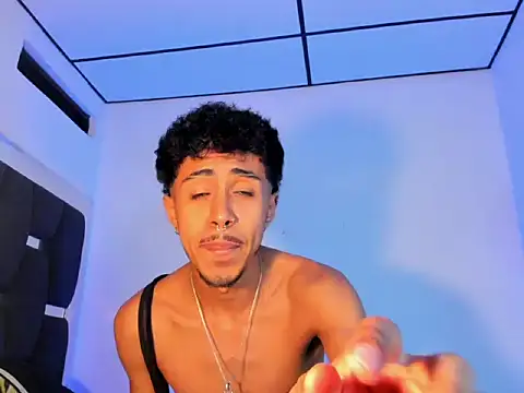 Snapshot of RyanRizzo chatting on 10.01.25 RyanRizzo online show from 10.01.25