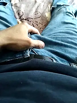 Snapshot of Mihneaaa chatting on 10.27.25 Mihneaaa online show from 10.27.25